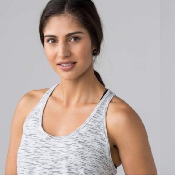 Lululemon Essential Tank 🩶 - Picture 6 of 10